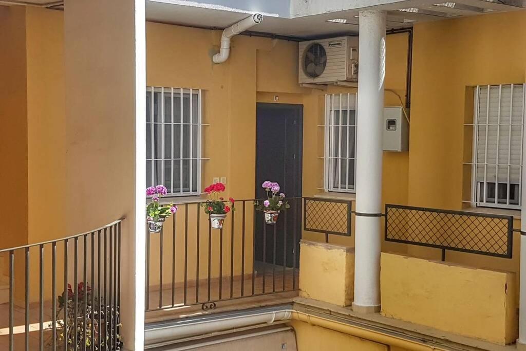شقة El Patio De San Bernardo إشبيلية المظهر الخارجي الصورة
